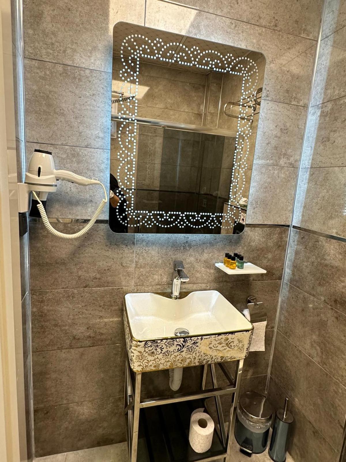 Whitemoon Hotel Suites Taksim 伊斯坦布尔 外观 照片